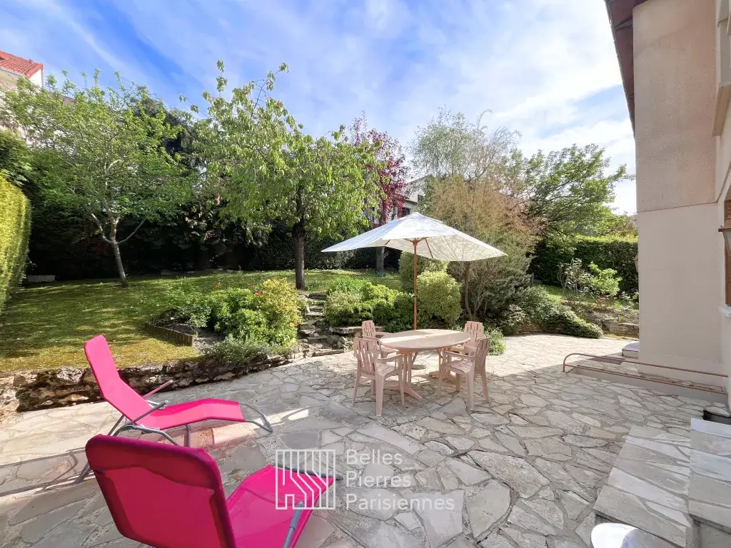 maison à vendre rueil malmaison avec belle terrasse et jardin