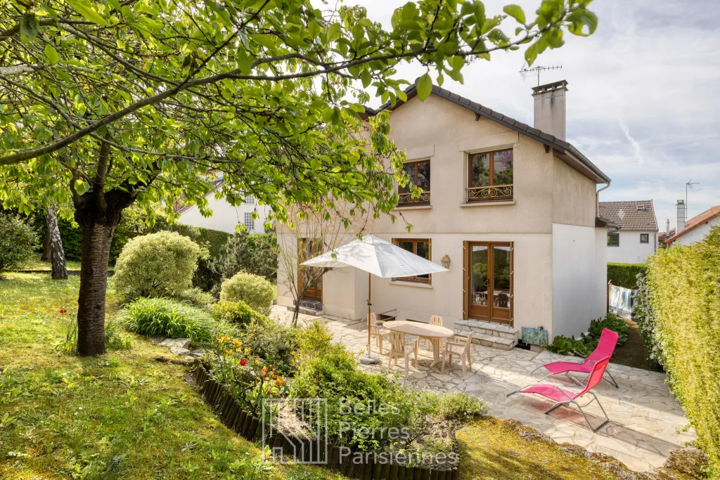 Maison familiale de 221m2 (172m2 habitables) sur beau terrain arboré de 716m2